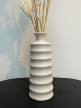 Load image into Gallery viewer, Kip Vase, White
